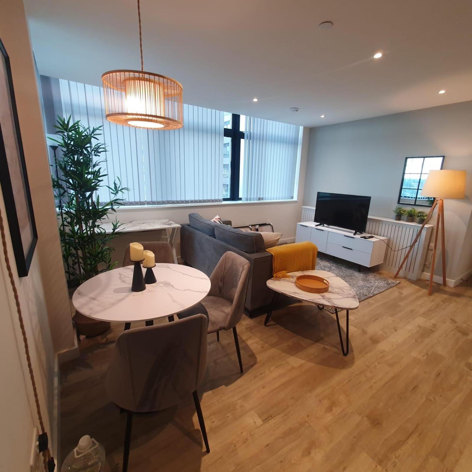 Lovely 1 Bed Apartment - Old Trafford Манчестер Екстер'єр фото